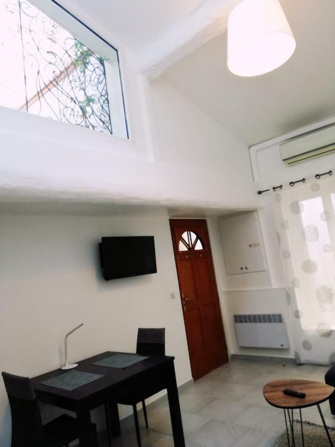 Apartmán Duplex Denim Nîmes Exteriér fotografie